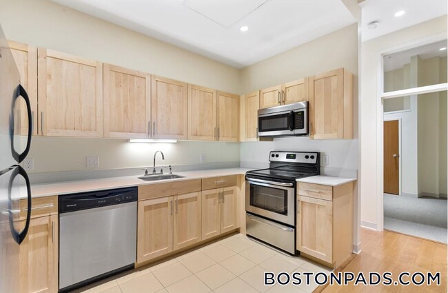 property at 407 Washington St