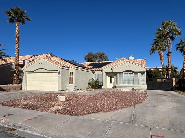 property at 870 Centaur Ave