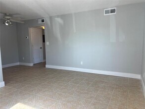 7338 Coquina Way in St Pete Beach, FL - Building Photo - Building Photo