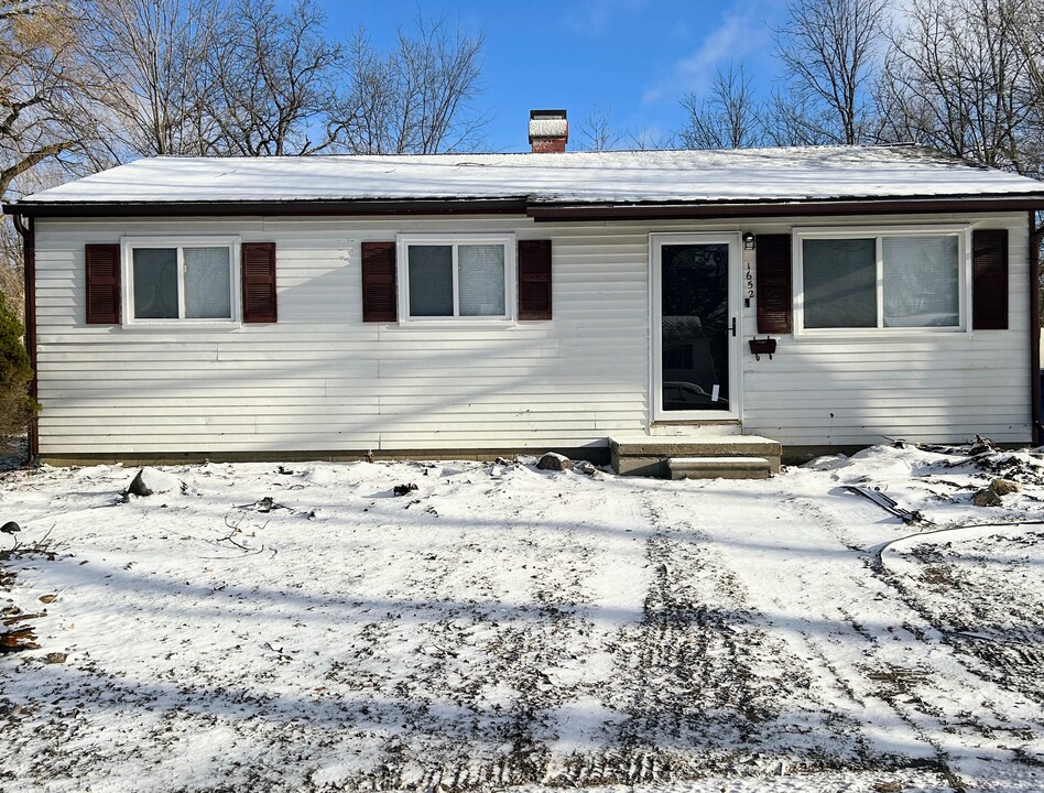 1652 Harvest Ln in Superior Township, MI - Building Photo