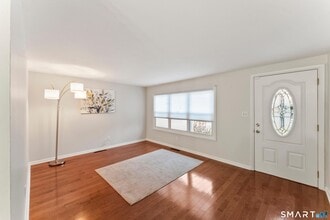 67 Dogwood Dr in Southington, CT - Building Photo - Building Photo