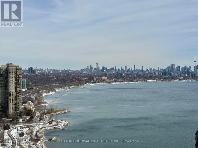 38 Annie Craig Dr in Toronto, ON - Building Photo - Building Photo