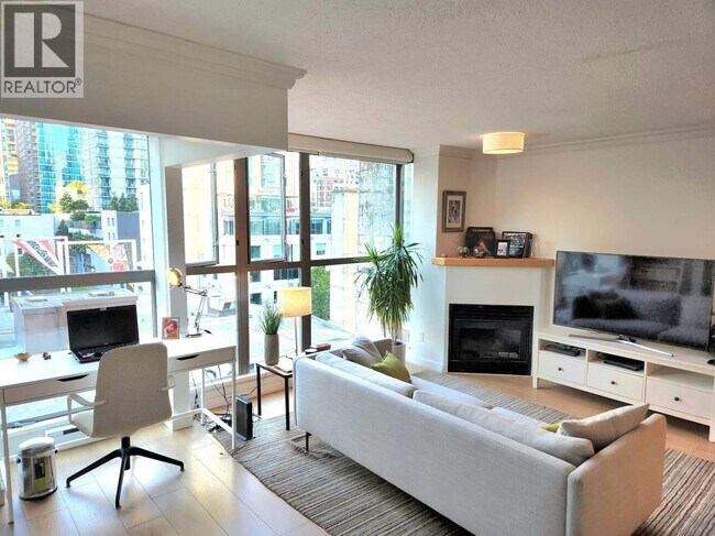 928 Richards St in Vancouver, BC - Building Photo - Building Photo