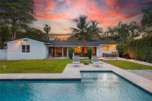 11403 NE 8th Ave in Biscayne Park, FL - Building Photo