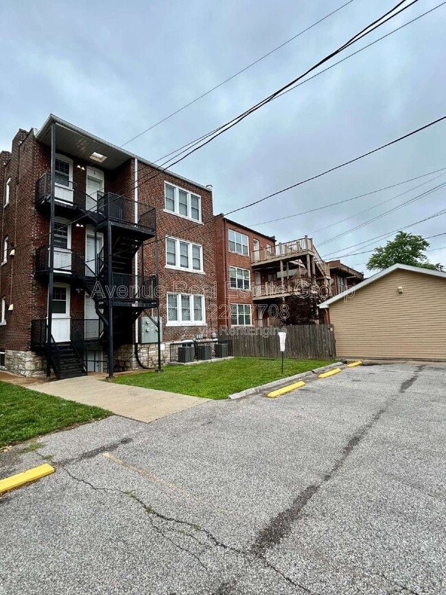 716 Westgate Ave in University City, MO - Building Photo - Building Photo