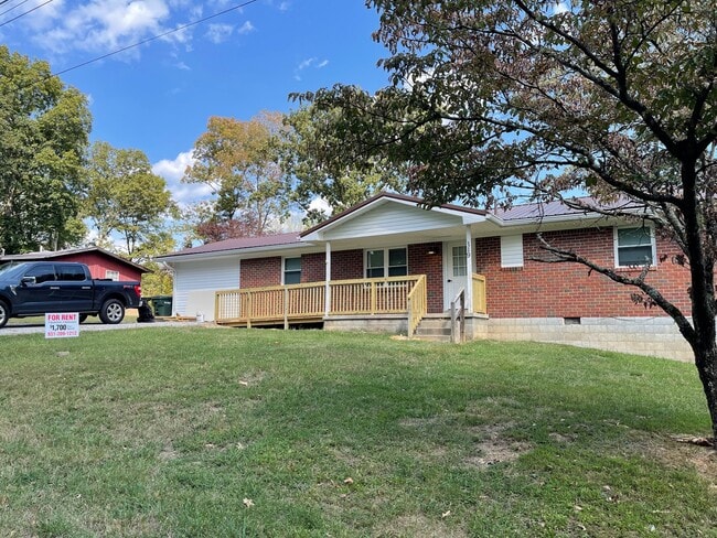 119 Washington Cir in Waverly, TN - Building Photo - Building Photo
