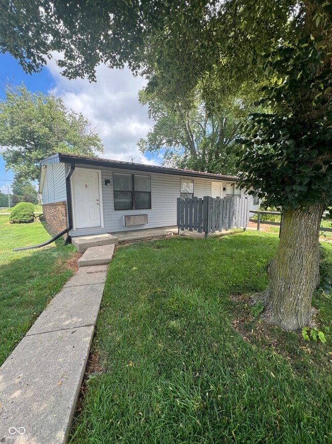 property at 2000 Indianapolis Rd