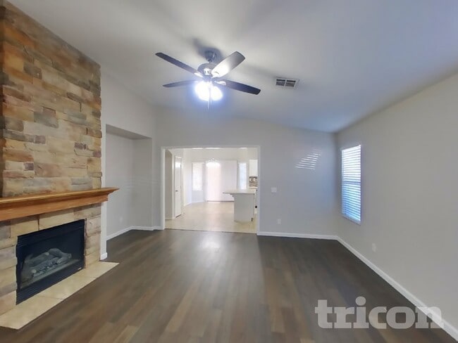 11049 Zampino St in Las Vegas, NV - Building Photo - Building Photo