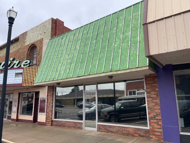 property at 415 S Main St