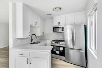 8741-8743 Shoreham in West Hollywood, CA - Building Photo - Building Photo