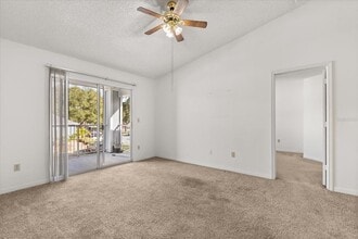 2508 Grassy Point Dr, Unit 202 in Lake Mary, FL - Foto de edificio - Building Photo