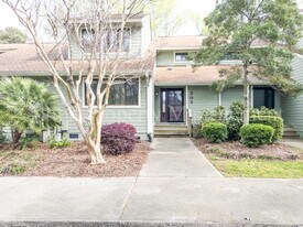 202 Crooked Creek Rd in Wilmington, NC - Building Photo