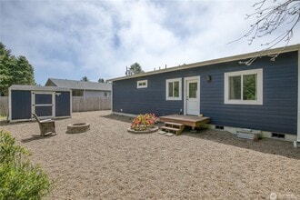 172 N Narwhal Loop NW in Ocean Shores, WA - Building Photo - Building Photo