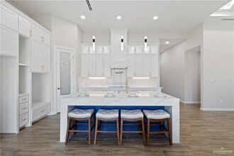 26 Grayson Ave in McAllen, TX - Building Photo - Building Photo