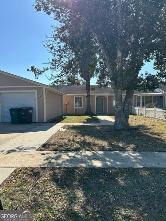 508 Chateau Cir in St. Marys, GA - Building Photo