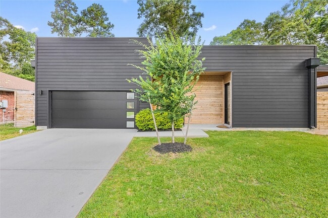 1550 Ashway St in Conroe, TX - Building Photo - Building Photo