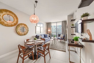 5350 NW 84th Ave in Doral, FL - Building Photo - Building Photo
