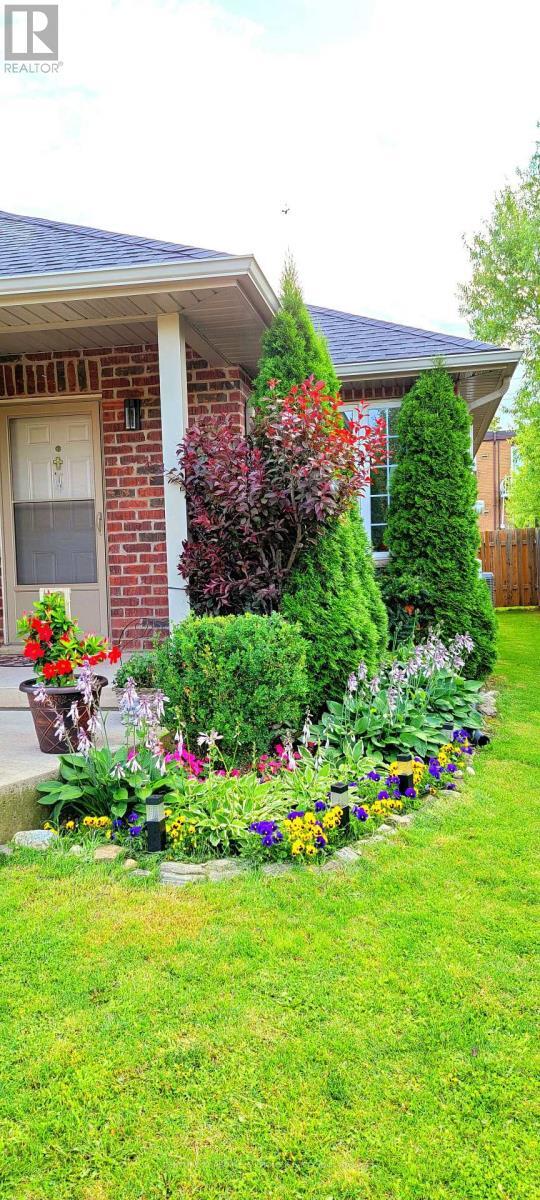 45 Nathalie Ct in Welland, ON - Building Photo - Building Photo