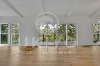 6343 Girvin Dr in Oakland, CA - Building Photo - Building Photo