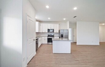 335 Shady Cedar Hl Ln in Willis, TX - Building Photo - Building Photo