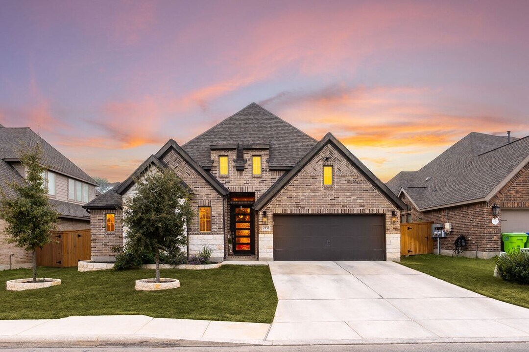 2131 Thayer Cv in San Antonio, TX - Foto de edificio