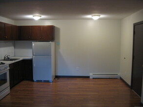 39 Washington St-Unit -303 in Bristol, CT - Building Photo - Building Photo