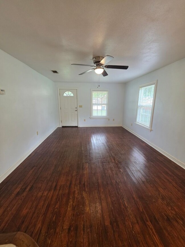 421 E F St in Russellville, AR - Building Photo - Building Photo