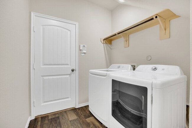 5227 Victoria Lndg Trl