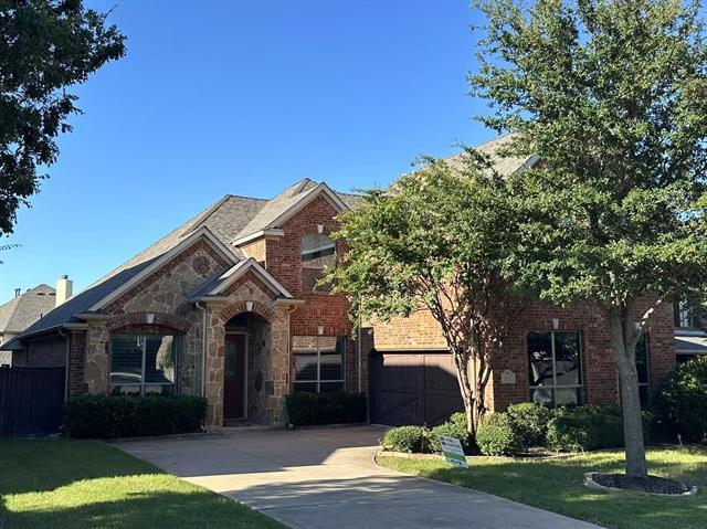property at 513 Royal Glade Dr