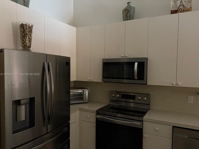 3279 NE 11th Dr in Homestead, FL - Building Photo - Building Photo