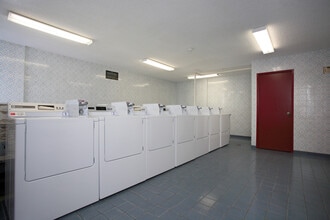 Gilboa Place in Ottawa, ON - Building Photo - Building Photo