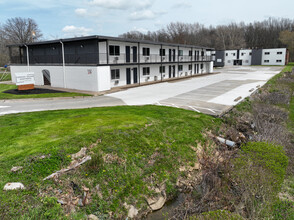 Harmony Square Apartments in Lorain, OH - Building Photo - Building Photo