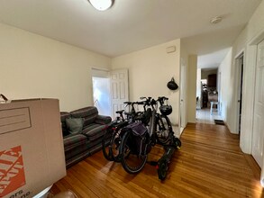 30 Linden St in Boston, MA - Foto de edificio - Building Photo