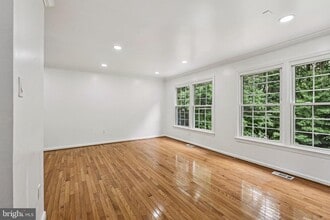 6312 Teakwood Ct in Burke, VA - Building Photo - Building Photo