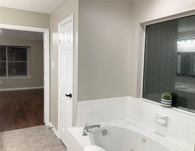 property at 43 N Merryweather Cir