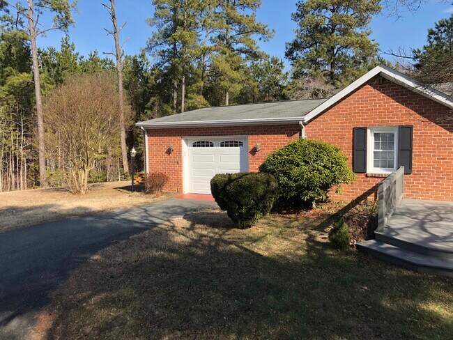 681 Kinderhook Pike in Warsaw, VA - Building Photo - Building Photo