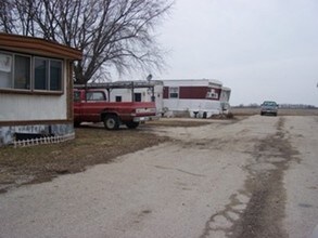Casteel Mobile Home Park in Cambridge, IL - Foto de edificio - Building Photo