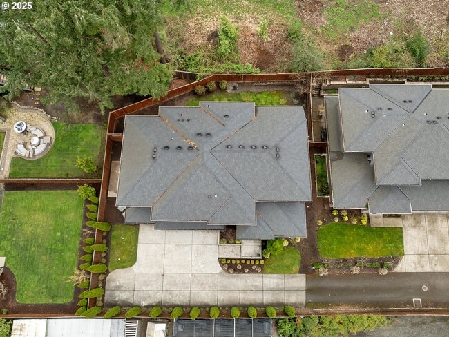 9709 SW West Haven Dr in Portland, OR - Building Photo - Building Photo