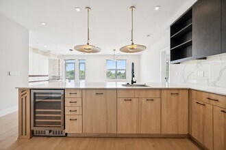 900 11th St SE, Unit 309 in Washington, DC - Foto de edificio - Building Photo