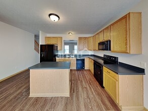 6213 Home Park Dr in New Albany, OH - Foto de edificio - Building Photo