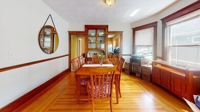 17 Bradbury Ave in Medford, MA - Building Photo - Building Photo
