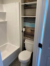 1 Florence St, Unit B in Derry, NH - Foto de edificio - Building Photo