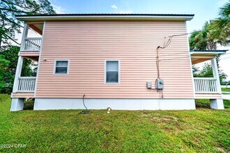 1305 Calhoun Ave in Panama City, FL - Foto de edificio - Building Photo
