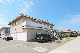 16612 Bartlett Ln in Huntington Beach, CA - Building Photo - Building Photo