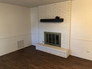 2703 Del Casa Cir in Midwest City, OK - Building Photo - Building Photo