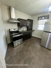 525 E Lackawanna Ave in Olyphant, PA - Building Photo - Building Photo