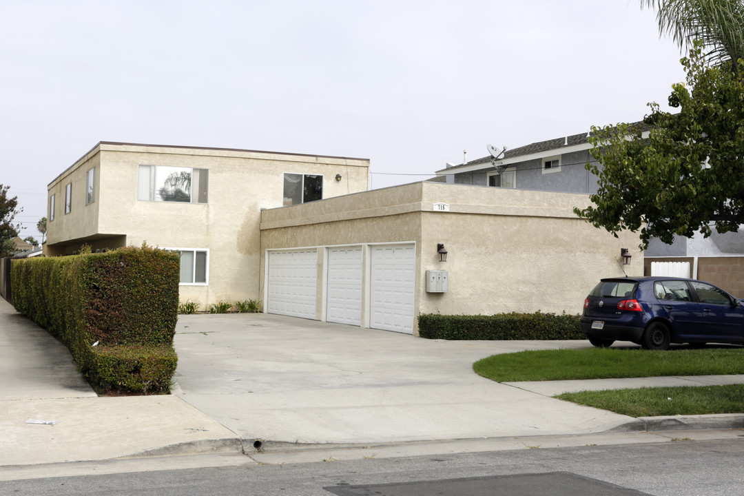 715 Williams Ave in Huntington Beach, CA - Building Photo