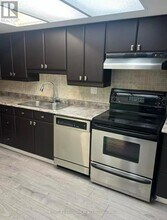 360 Bloor St E in Toronto, ON - Building Photo - Building Photo