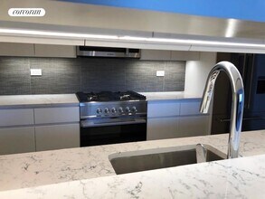 305 E 63rd St in New York, NY - Building Photo - Building Photo