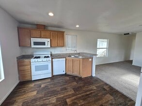 362 Petrol Rd in Bakersfield, CA - Building Photo - Building Photo